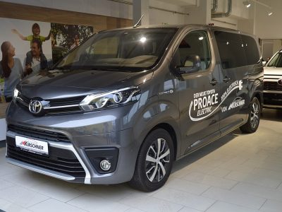 Toyota Proace Verso 75 kWh Medium Family + Aut. bei Autohaus Kirschner GmbH in 7123 Mönchhof
